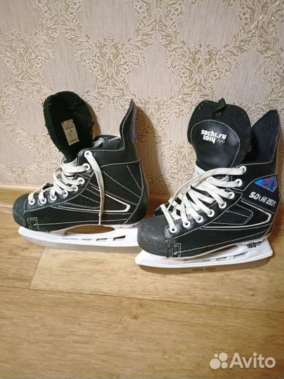 Коньки хоккейные