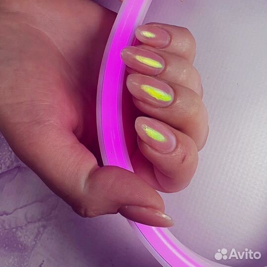 Маникюр с покрытием гель-лаком