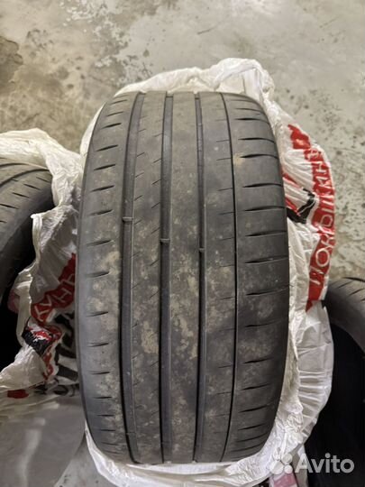 Michelin Pilot Sport 4 S 235/35 R19