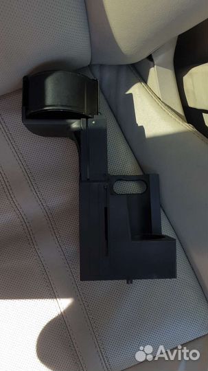 Подстаканник с доводчиком w219 w221 w211