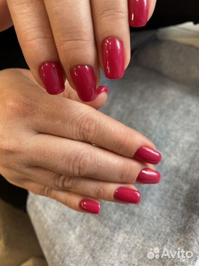 Модель на маникюр