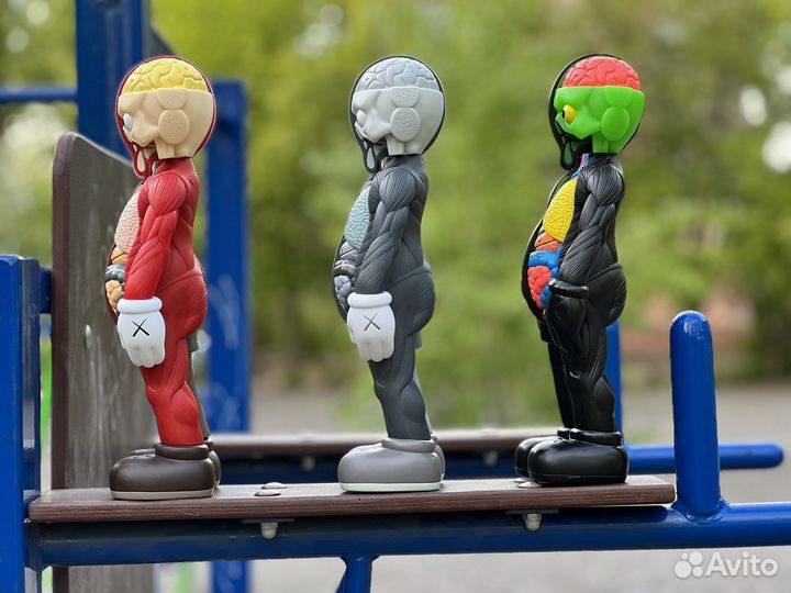 Коллекционные фигурки Kaws