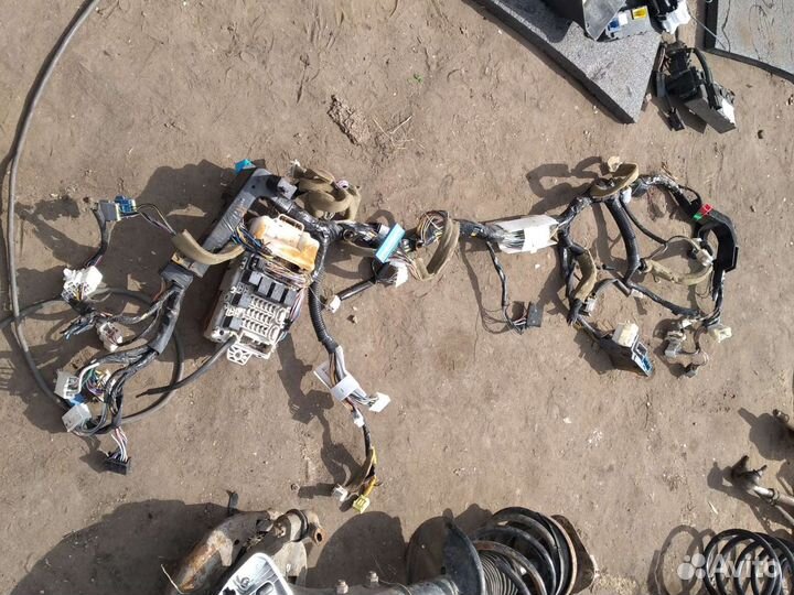 Airtrek блок предохранителей аутлендер 1