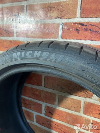 Michelin Pilot Sport 4 245/35 R20 95Y