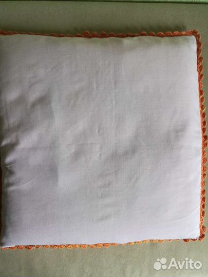 Наволочка декоративная с вышивкой ручная работа