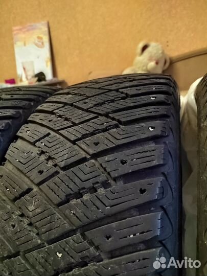 Goodyear Ultragrip Ice Arctic 235/50 R17 100T