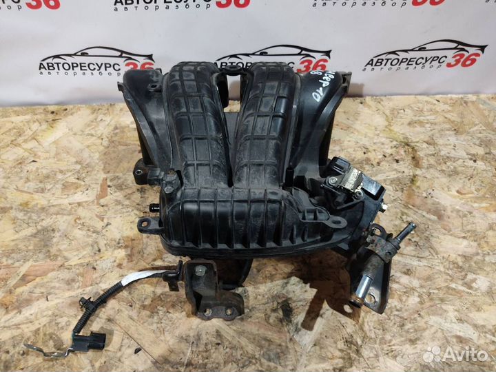 Впускной коллектор Митсубиси Лансер 10