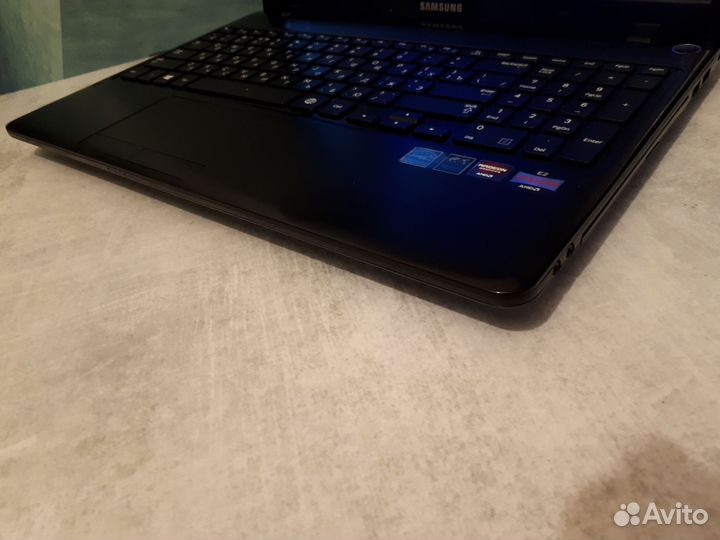 Отличный Samsung (AMD E2/озу-4gb/ssd)