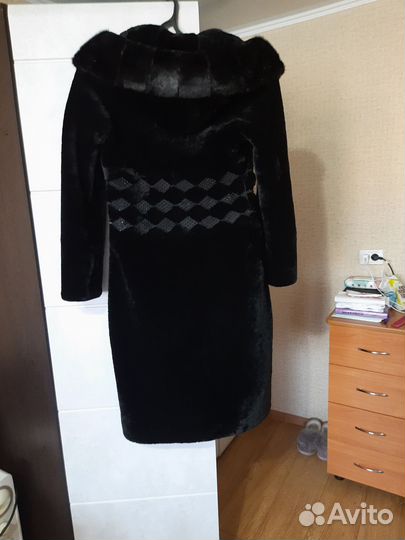 Шуба мутоновая с капюшоном