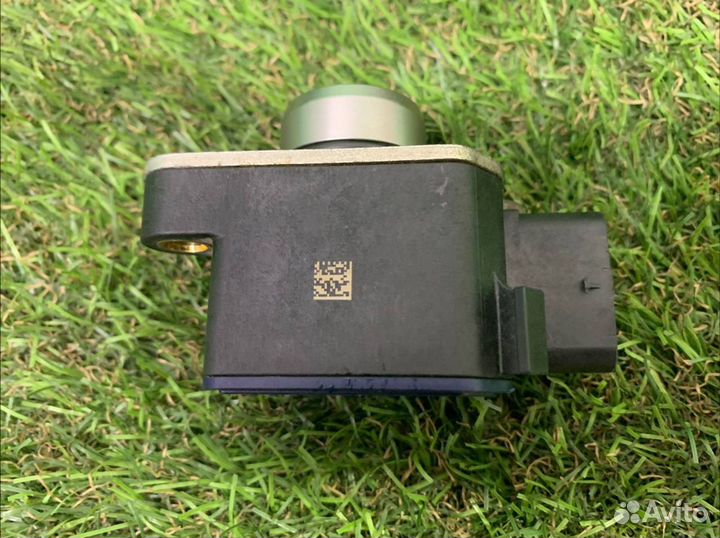 Клапан электромагнитный правый M176 M177 Mercedes