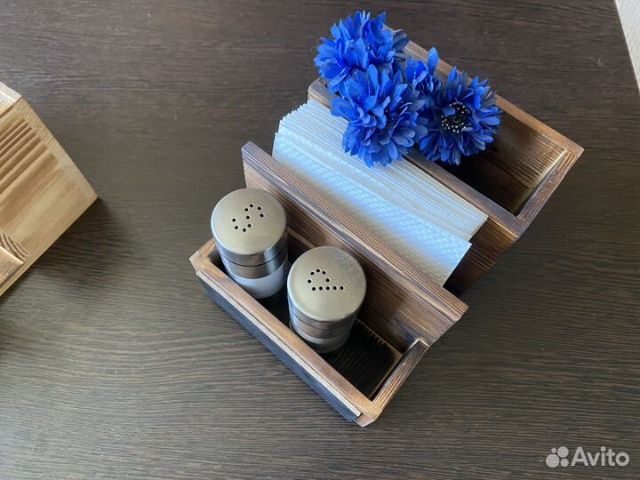 Салфетница деревянная с отсеками для специй