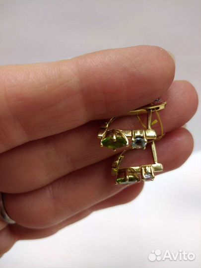 Золотые серьги 585 пробы с хризолитами