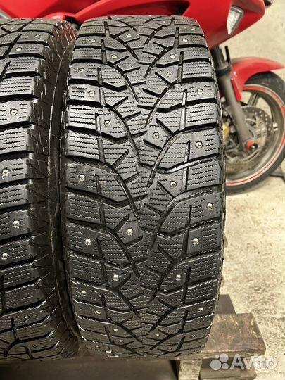 Bridgestone Blizzak Spike-02 SUV 215/65 R16 98T