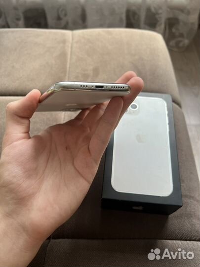 Телефон iPhone 11 pro 64 gb