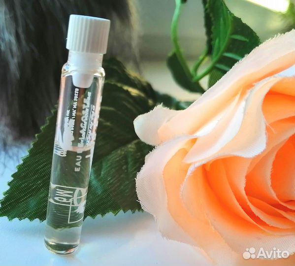 Косметика и парфюм пакетом