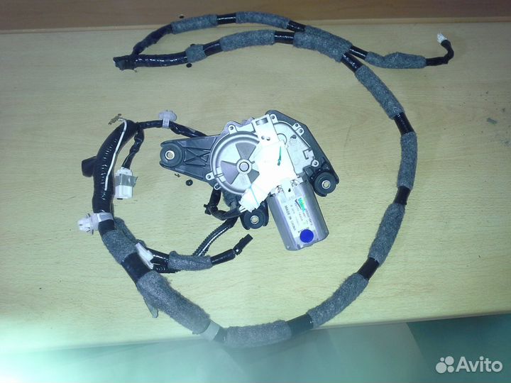 Электро привод заднего дворника на nissan juke