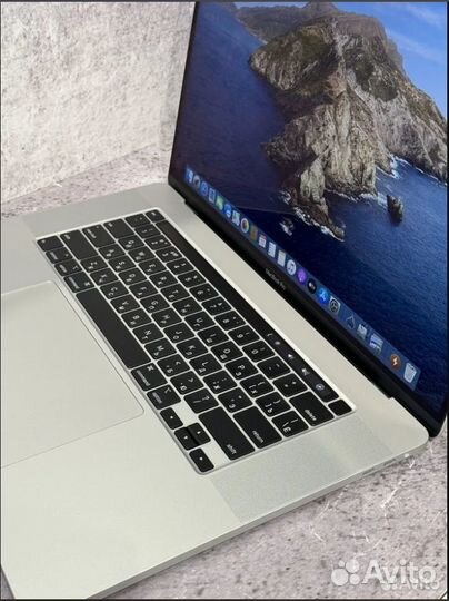 Macbook pro 16 2019 i9 1tb Silver