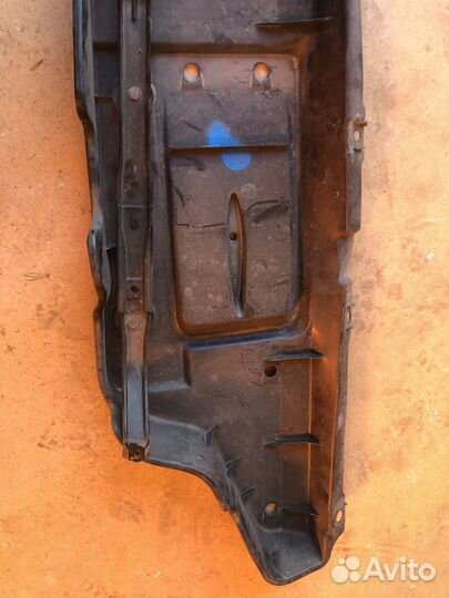 Защита днища правая Lехus rх450h