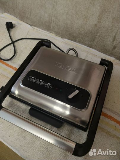 Контактный гриль Tefal GC242832