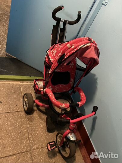 Детский велосипед с ручкой