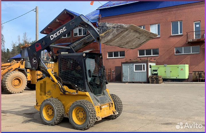 Правое стекло на мини-погрузчик John Deere 312D 314D 316D 318D 320D 324D 328D