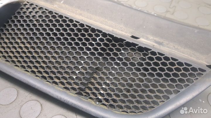 Решетка радиатора Peugeot 406, 2001