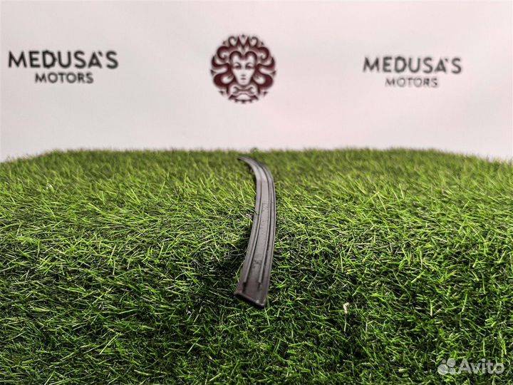 Молдинг стекла левый Mercedes-Benz Gle-Class C292