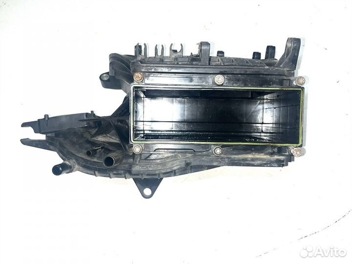 Впускной коллектор VW Golf 6 (1.4 ) турбо