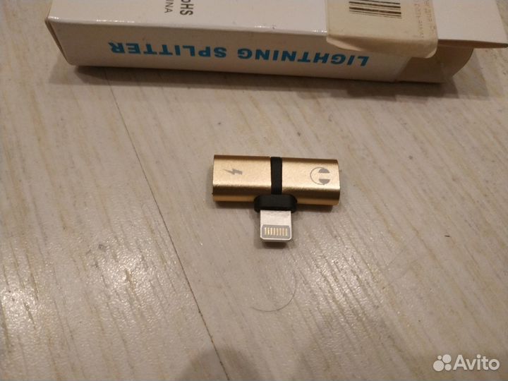 Переходник для iPhone Lightning на 2 Lightning