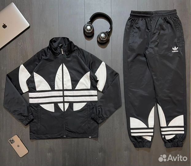 Спортивный костюм adidas