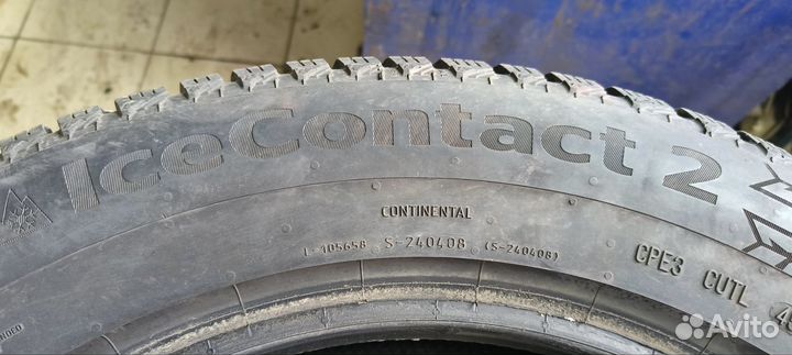 Continental IceContact 2 SUV 215/65 R17 92T