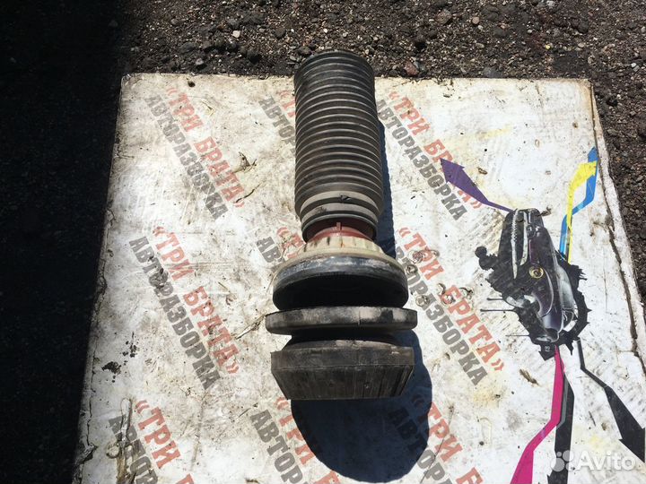 Мерседес Опорная подушка переднего амортизатора