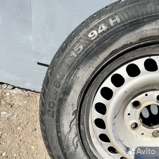 R15 Continental ContiPremiumContact 205/65, PCD 5x112 DIA 66.6