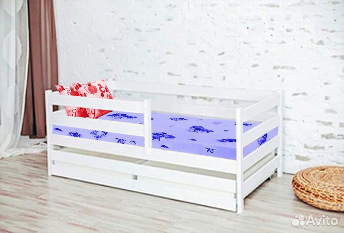 Кроватка софа эко из массива с бортиком для малыша