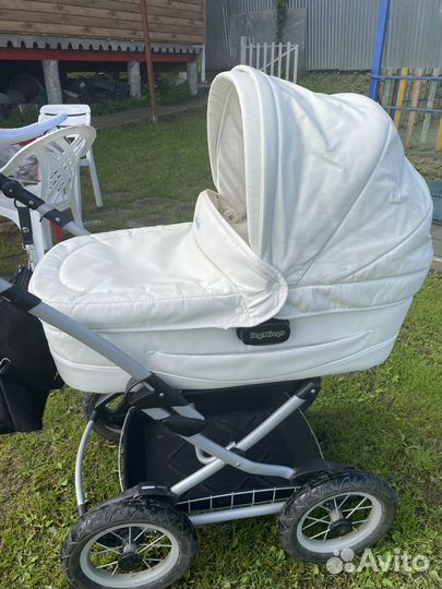 Коляска (с коляской отдам молокоотсос и радионяню)