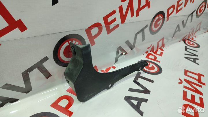 Подкрылок задний левый Toyota Wish ZNE10