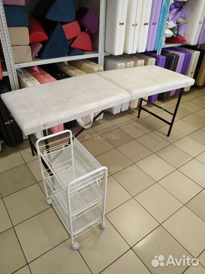 Кушетка и тележка