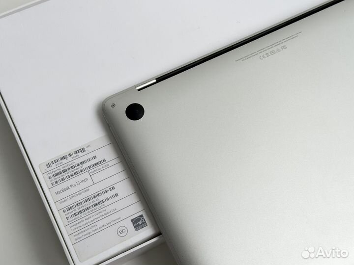 Apple MacBook Pro 13 2017 128gb Полный комплект