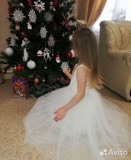 Платье праздничное на девочку 4-5 лет