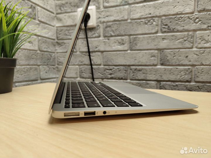 Apple MacBook Air 11 mid 2012, Windows 10