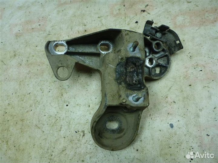 Кронштейн двигателя передний правый Audi A4 B5 ADP