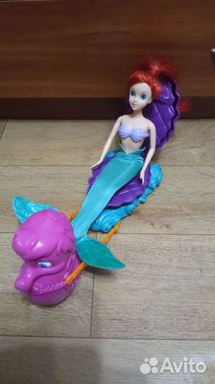 Игрушки: машинка, Ариэль