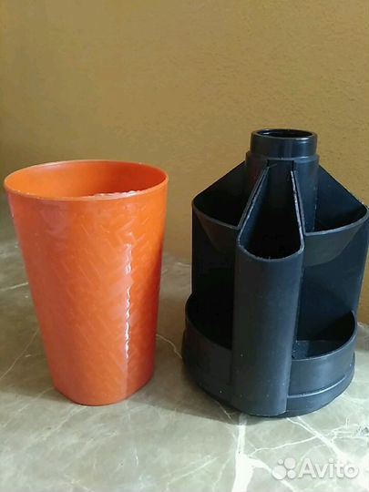 Ручки BIK. Подставка для карандашей. Накладные