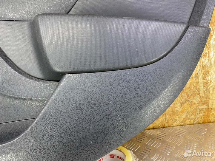Обшивка боковой двери задняя правая Renault Logan