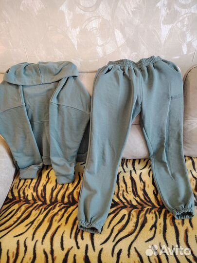 Отдам спортивный костюм женский