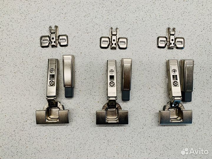 Плавно закрывающиеся петли Blum оригинал