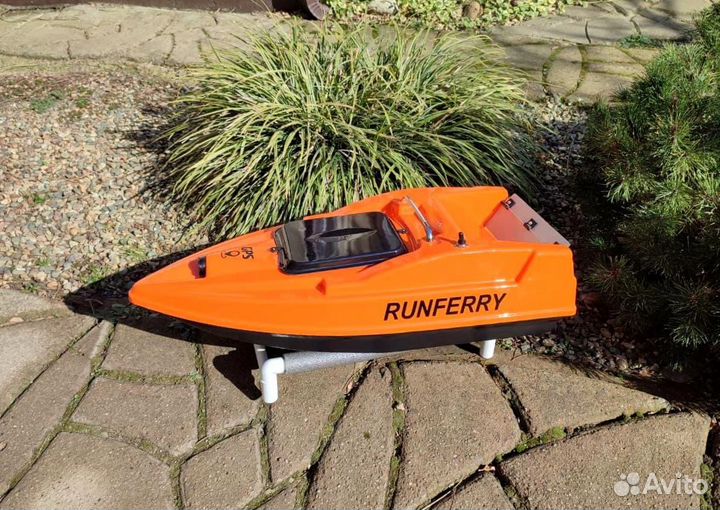 Прикормочный карповый кораблик Ранферри Solo V2