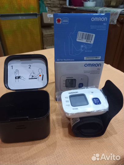 Тонометр на запястье автоматический omron RS2