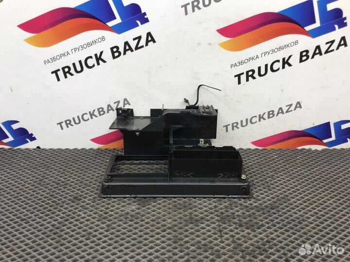 Рамка магнитолы Renault Premium