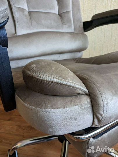 Компьютерное кресло (божественный велюр)